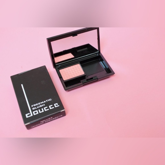 Doucce x Glossybox Freematic Blush Duo Palette One Blush Summer Sunset included - Picture 2 of 6